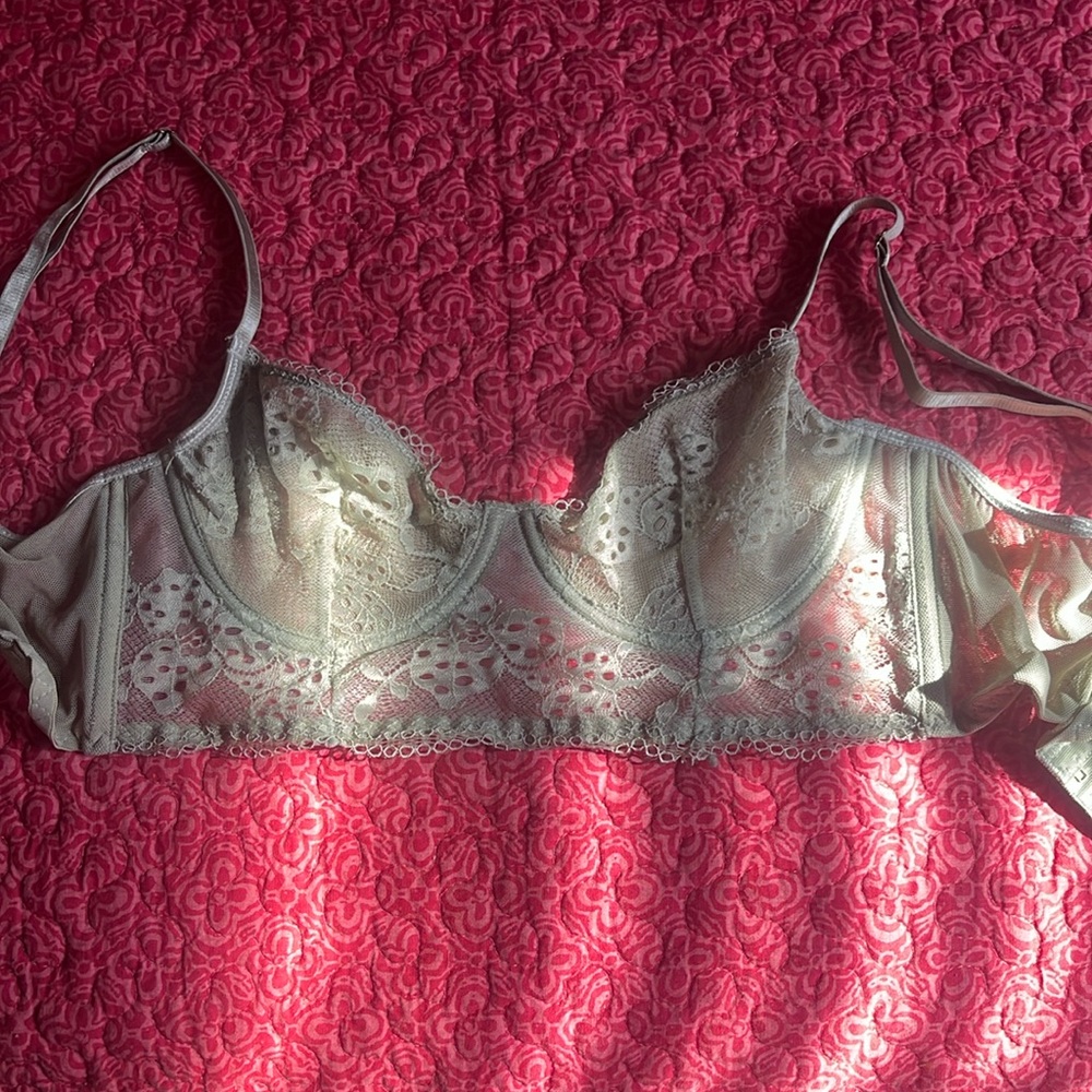 Sky and sparrow green bralette